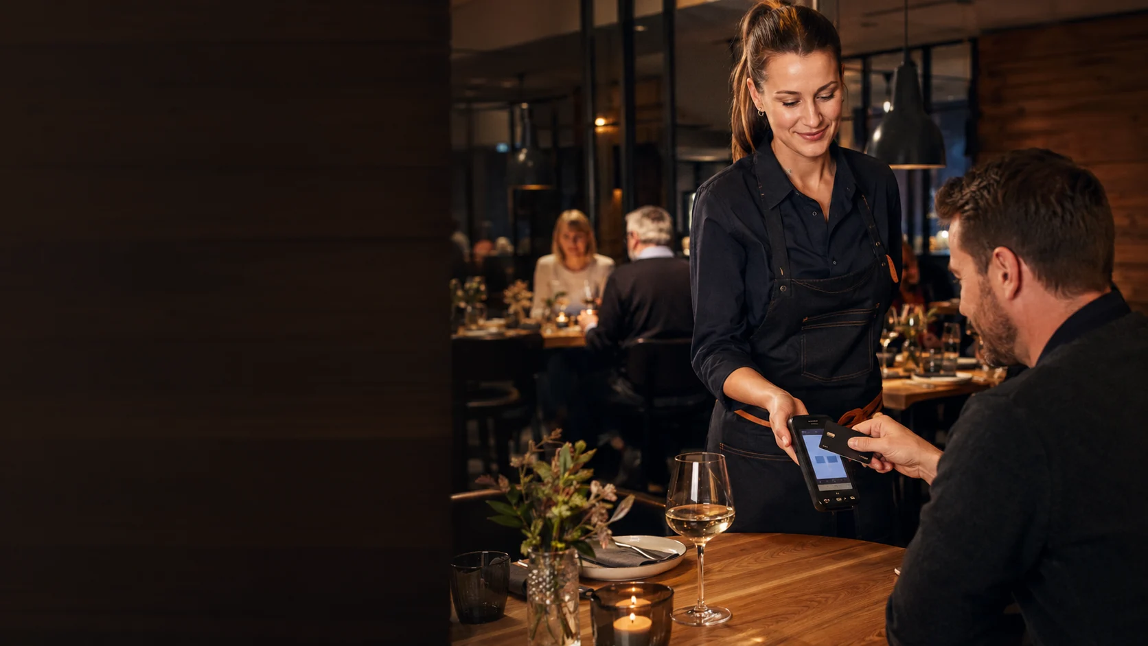 Kartenzahlung direkt am Tisch in der Gastronomie